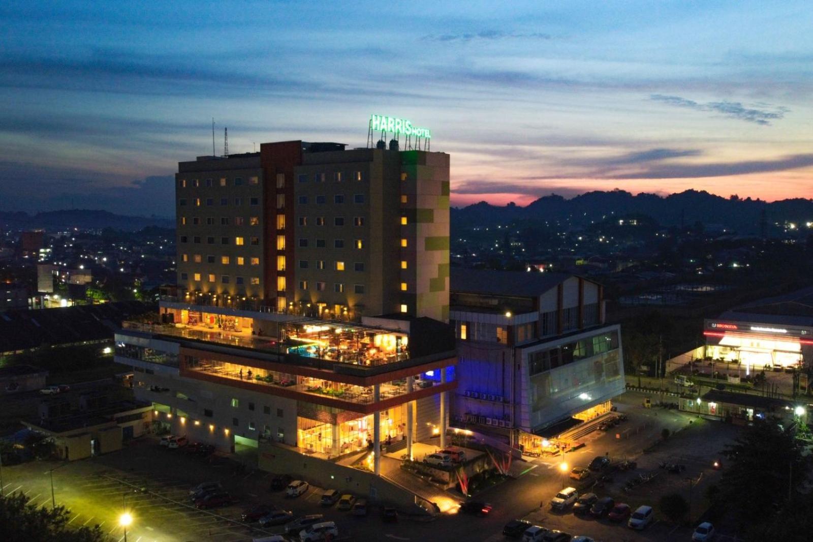 Harris Hotel Samarinda Esterno foto