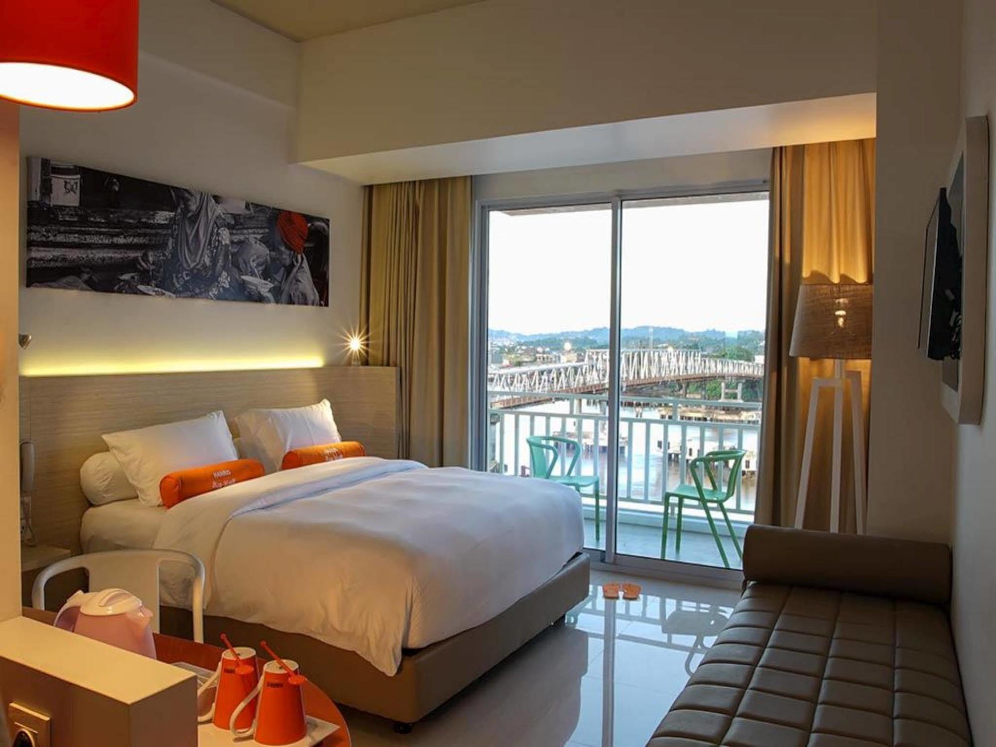 Harris Hotel Samarinda Esterno foto